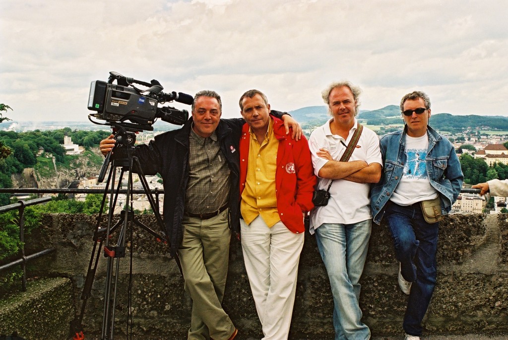 Equipo de Austria. Juanma Blazquez (guión y dirección), Quique Bravo (sonido), Paco Gómez (producción) y Sebas R. Chacón (imagen)